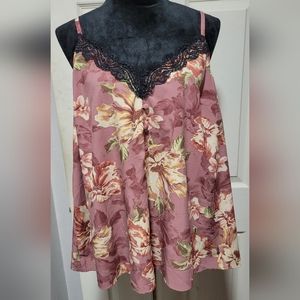 Torrid (0)(12) Woman's Floral tank top NWT